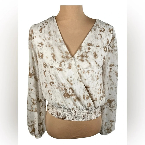 JAPNA LONGSLEEVE WHITE FLORAL TOP SMALL - Picture 1 of 7